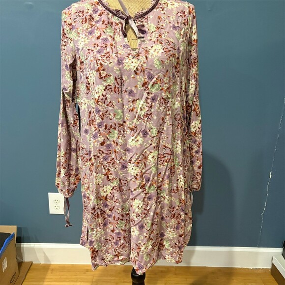 Mossimo Dresses & Skirts - Mossimo Dress Womens Size L Purple Floral Shift Knee Length Long Sleeve